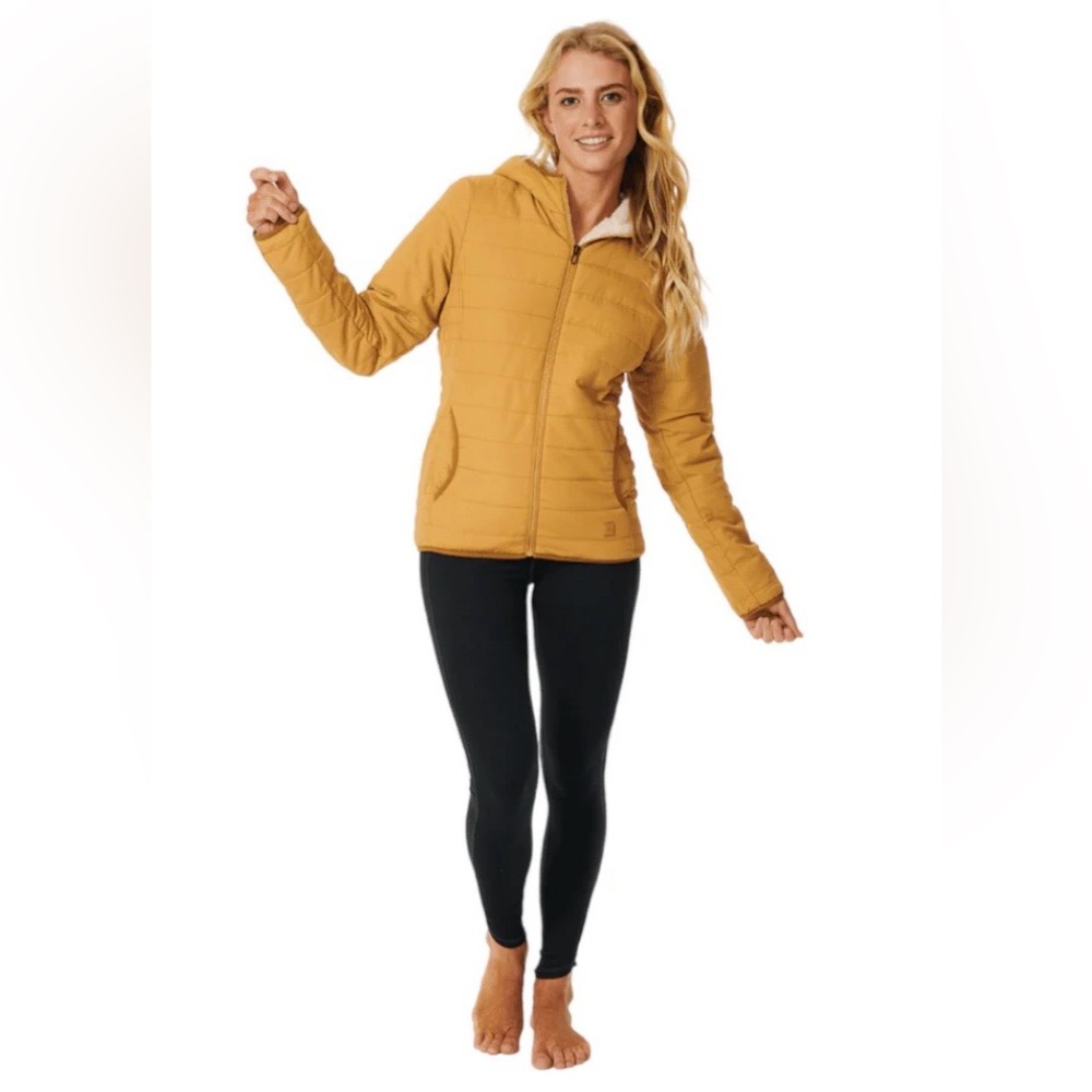 ⭐️Host Pick! ⭐️ NWT Rip Curl Anti-Series Anoeta Jacket